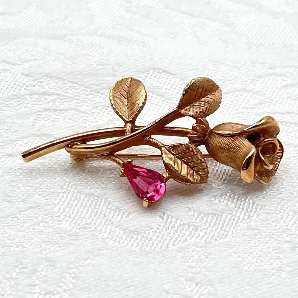 Vintage Avon Brushed Gold Tone Floral Rose Stem Spray Brooch w/ Pink Rhinestone